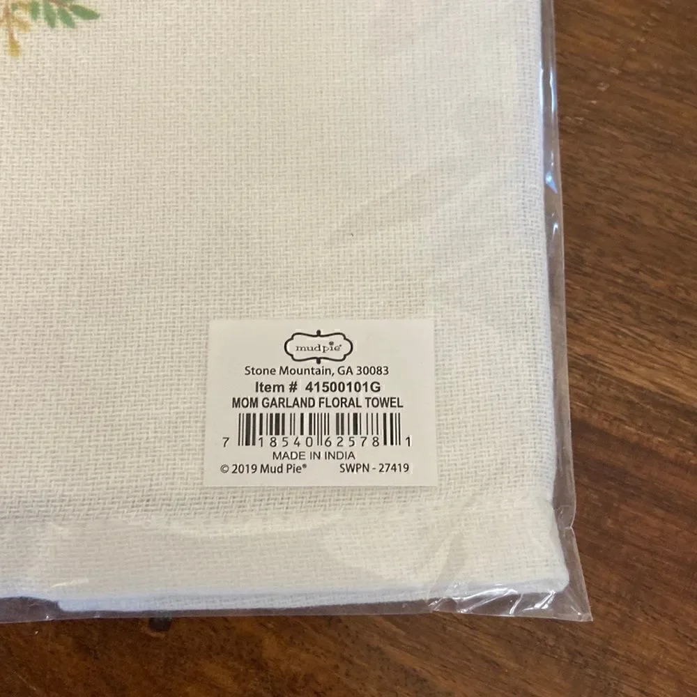 Mud Pie Floral Garland‎ Towel, NWT Mom Mother’s Day Best Friend Love Gift